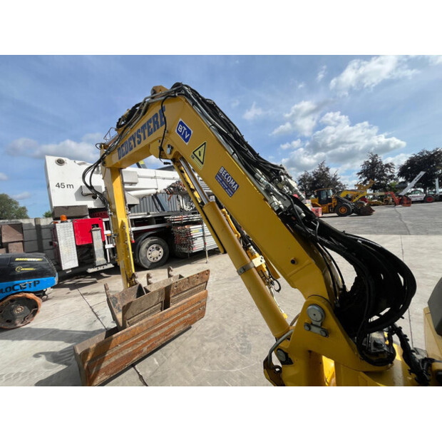 2017 Komatsu PC55MR-5MO-48424082