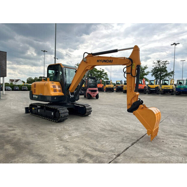 2018 هيونداي R60VS-48425162