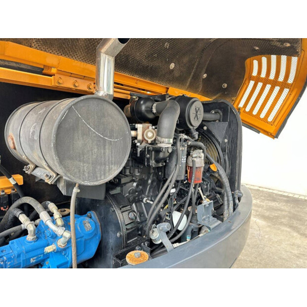 2018 هيونداي R60VS-48425186