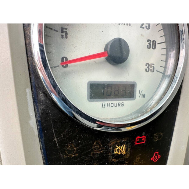 2018 هيونداي R60VS-48425199