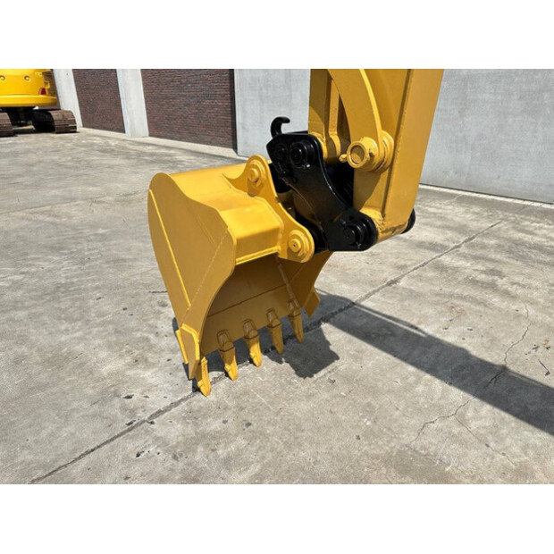 2017 Caterpillar 305.5E2-48425302