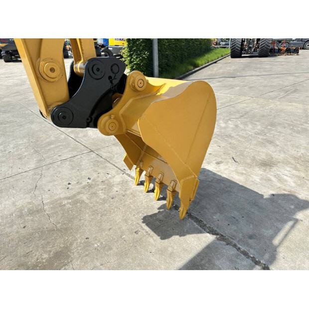 2017 Caterpillar 305.5E2-48425304