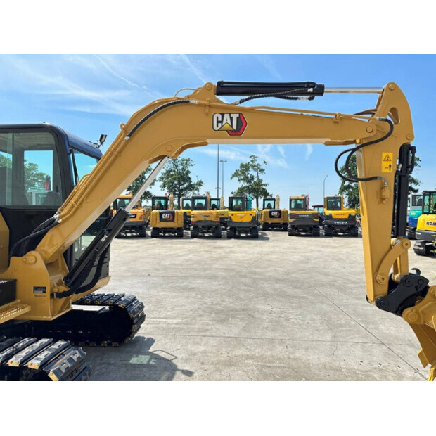 2017 Caterpillar 305.5E2-48425308