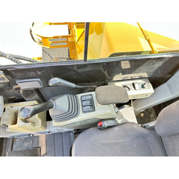 2017 Caterpillar 305.5E2-48425339