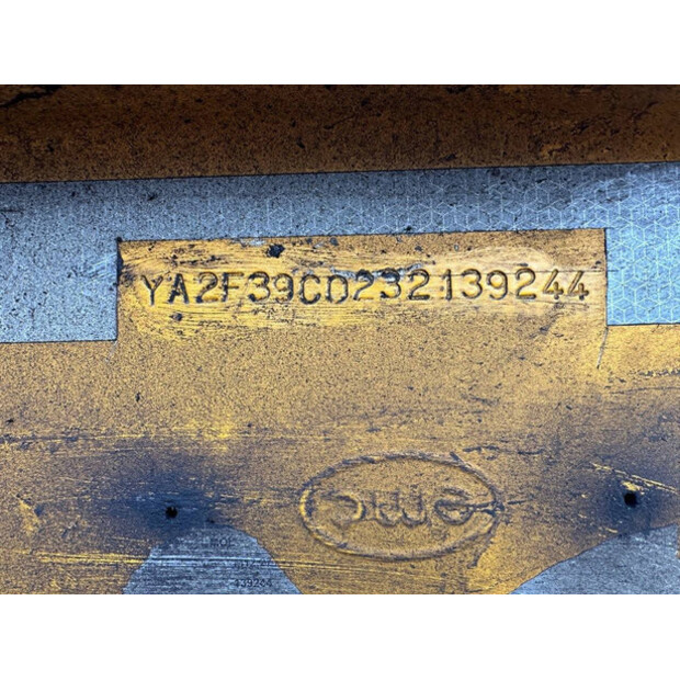 2012 إم أو إل M12-48426229