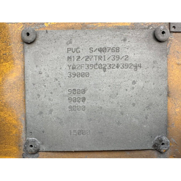 2012 إم أو إل M12-48426231