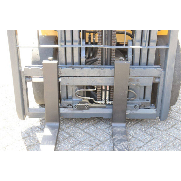 2019 Caterpillar GP25NT-48426879