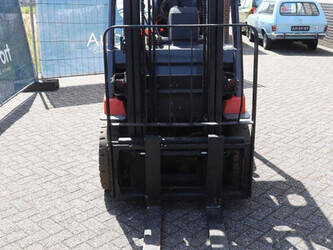 2005-toyota-7fb15-1471633-48426958