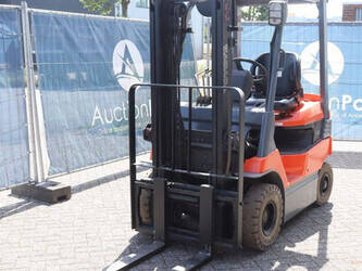 2005-toyota-7fb15-1471633-48426959