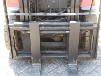 2005-toyota-7fb15-1471633-48426962