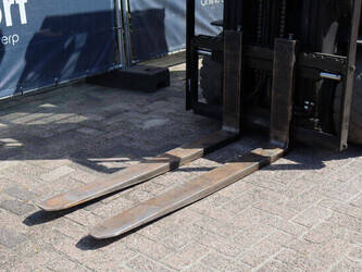 2012-toyota-7fbmf30-1471674-48427703