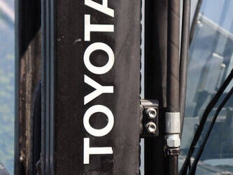 2012-toyota-7fbmf30-1471674-48427705