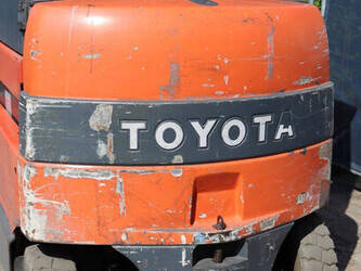 2012-toyota-7fbmf30-1471674-48427709