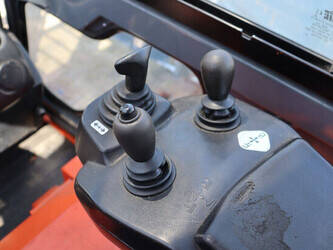 2012-toyota-7fbmf30-1471674-48427722
