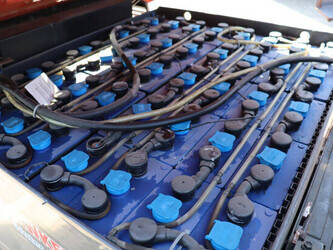 2012-toyota-7fbmf30-1471674-48427723