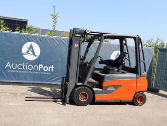 Image de CHARIOTS ÉLÉVATEURS 2015 Linde E30L-01
