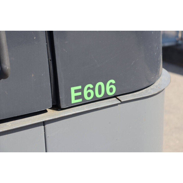 2024 WCM E606-48428457