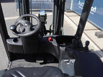 2014-linde-e16p-01-48429172