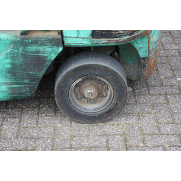 2000 MITSUBISHI FD25K-48431611