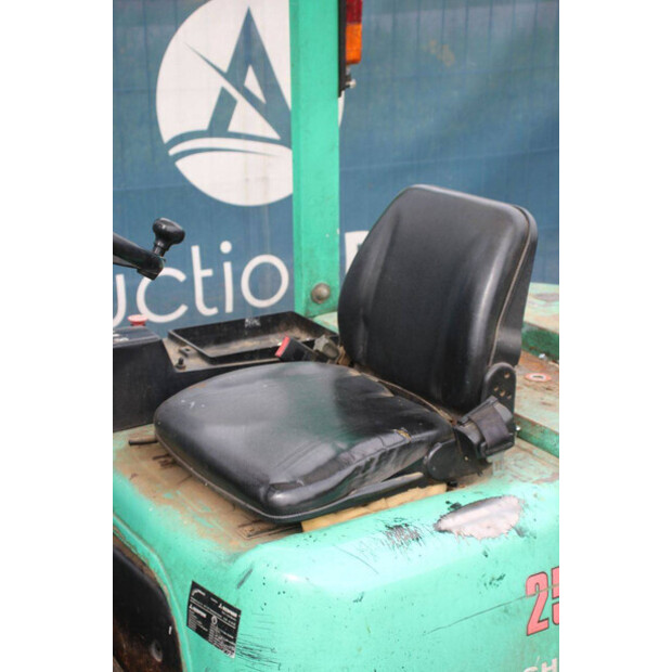 2000 MITSUBISHI FD25K-48431623