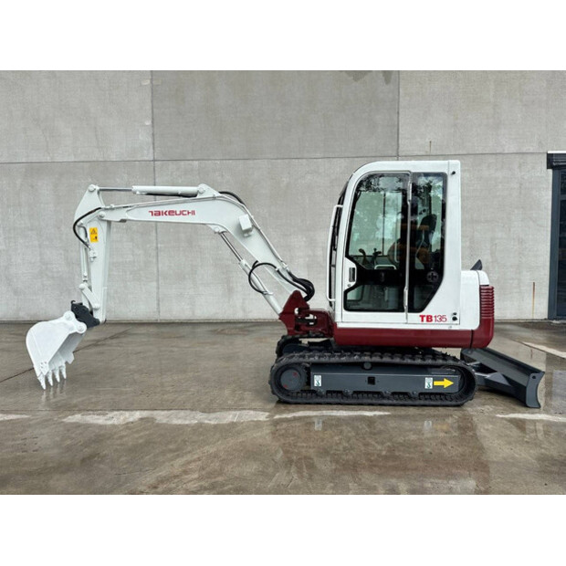 2014 TAKEUCHI TB135-48432481