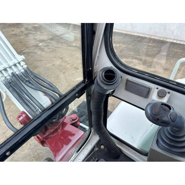 2014 TAKEUCHI TB135-48432510