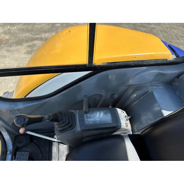 2010 كوماتسو PC40MR-1-48433051