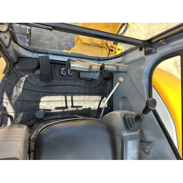 2010 كوماتسو PC40MR-1-48433052