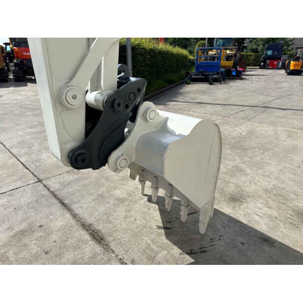 2011 TAKEUCHI TB175-48433237