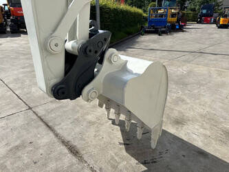 2011-takeuchi-tb175-1471900-48433237