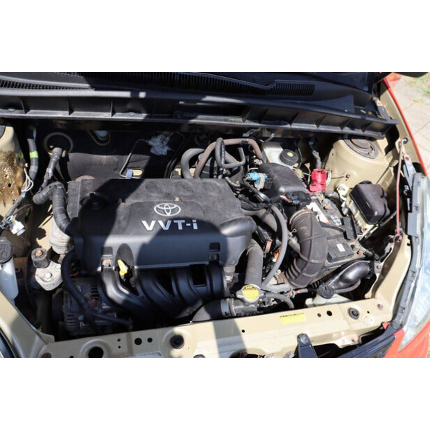 2003 Toyota Yaris-48434462