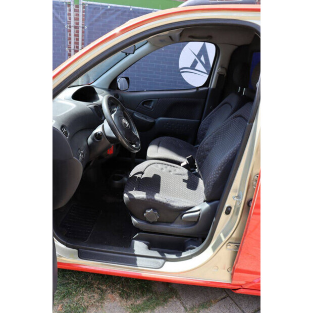 2003 Toyota Yaris-48434464