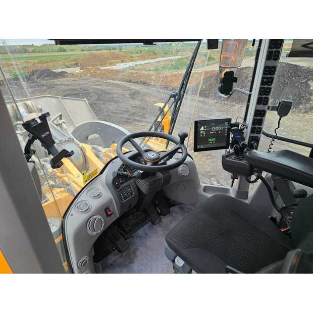 2023 Volvo L260H-48442105