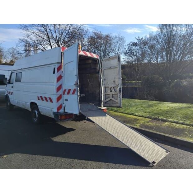 Iveco 35.8-48447817
