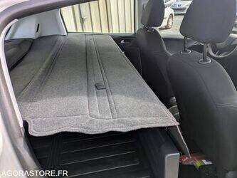 2018-peugeot-208-1462058-48451832