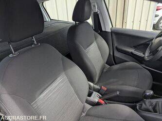 2018-peugeot-208-1462058-48451834