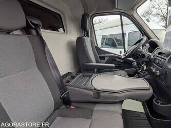 2017-renault-master-1462129-48451897