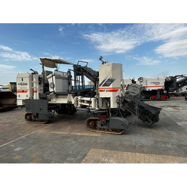 2004 Wirtgen SP250-48454604