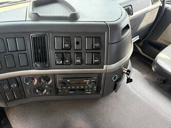 2005-volvo-fm-1472425-48456620