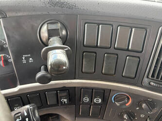 2005-volvo-fm-1472425-48456623