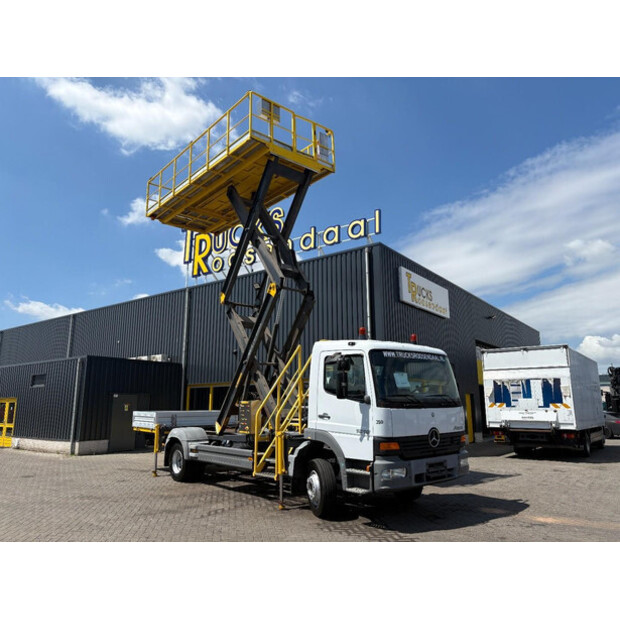 2004 مرسيدس بنز ATEGO-48456679