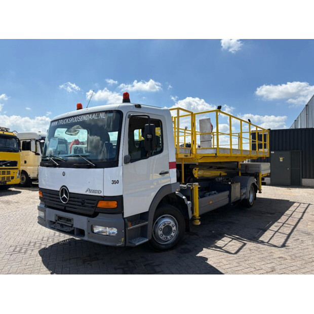 2004 مرسيدس بنز ATEGO-48456683