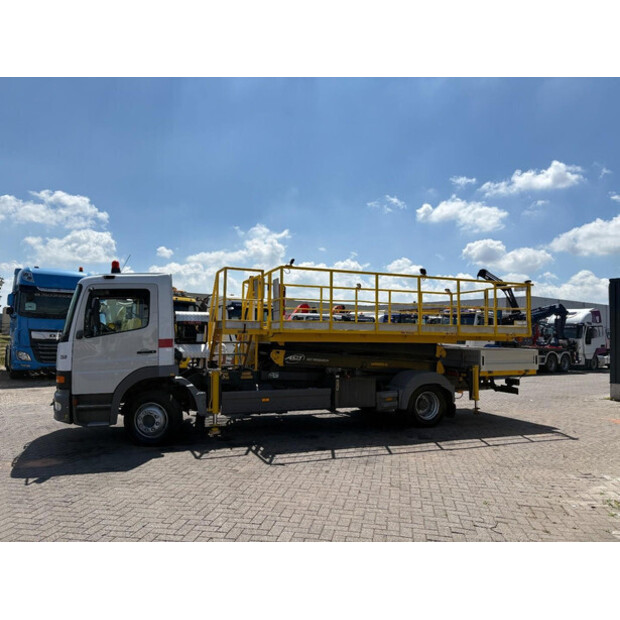 2004 مرسيدس بنز ATEGO-48456684
