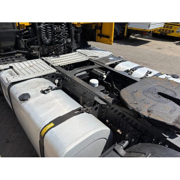 2022 فولفو FH-48456716
