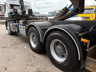 2008-mercedes-benz-axor-1472429-48456752