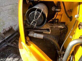 2010-jcb-8035-1472503-48468039