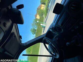 2010-renault-master-1455469-48477339