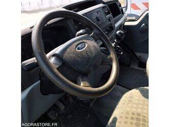 ford-transit-1472553-48488010