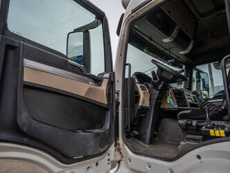 2020-man-tgs-26-470-1429601-48497275