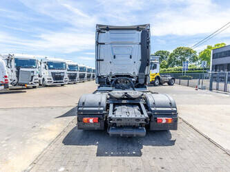 2016-mercedes-benz-actros-1842-1472738-48501547